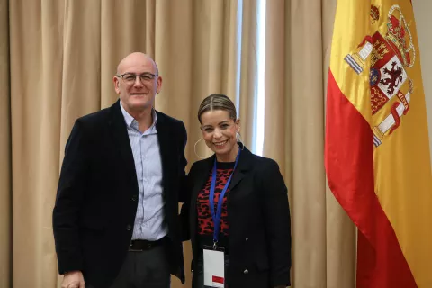 La Oficina C presenta en el Congreso de los Diputados seis nuevos informes de evidencia científica y lanza una nueva edición de su programa de emparejamiento  