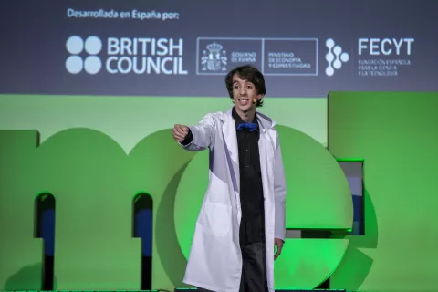 La bióloga Alba Aguión gana la cuarta edición de Famelab España