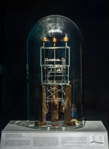 El MUNCYT expone un prototipo del primer microscopio de efecto túnel con capacidad de obtener resolución atómica