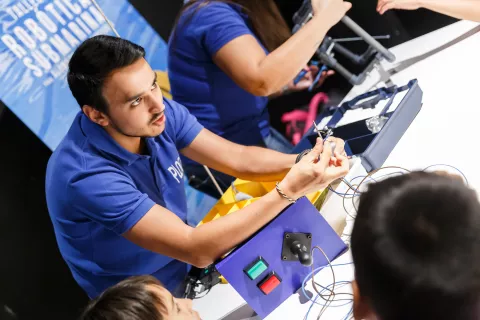 Talleres de construcción de robots submarinos en MUNCYT