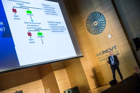 FECYT y el Instituto Nacional de Tecnologías Educativas y de Formación del Profesorado, reúnen a docentes de toda España en el III Congreso Nacional Scientix